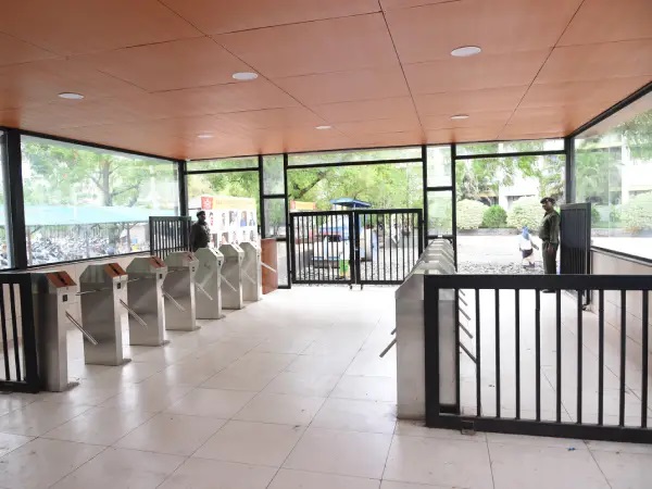 Security Tour — 4