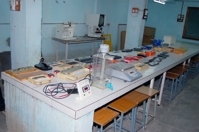 Laboratories & Classes